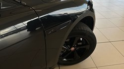 2022 (22) JAGUAR F-PACE 2.0 D200 R-Dynamic S 5dr Auto AWD 5110619