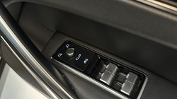 2022 (22) JAGUAR F-PACE 2.0 D200 R-Dynamic S 5dr Auto AWD 5110593