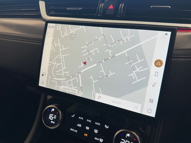 2022 (22) JAGUAR F-PACE 2.0 D200 R-Dynamic S 5dr Auto AWD 5110581