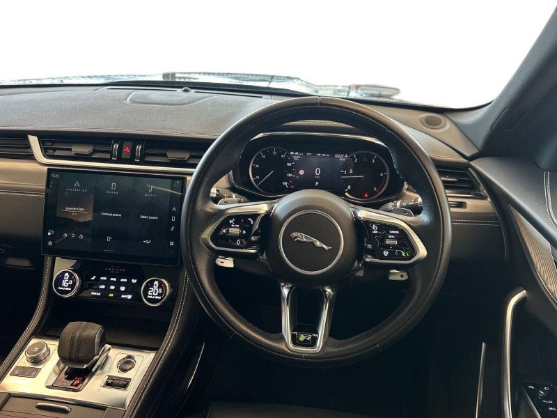 2022 (22) JAGUAR F-PACE 2.0 D200 R-Dynamic S 5dr Auto AWD 5110585