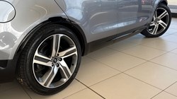 2024 (74) LAND ROVER DISCOVERY 3.0 D300 Metropolitan Edition 5dr Auto 5127476