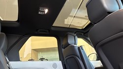 2023 (73) LAND ROVER DISCOVERY 3.0 D300 Dynamic HSE 5dr Auto 5130585