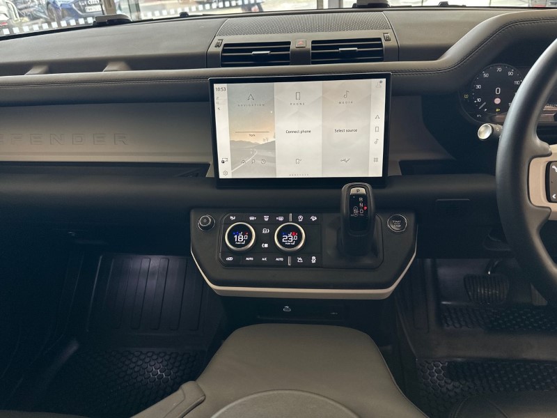 2024 (74) LAND ROVER COMMERCIAL DEFENDER 3.0 D250 Hard Top X-Dynamic HSE Auto [3 Seat] 5099911