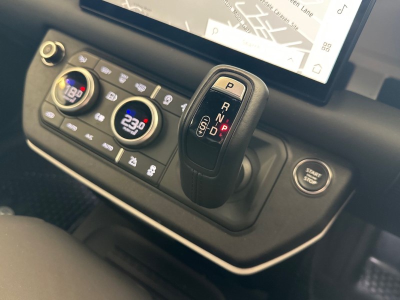 2024 (74) LAND ROVER COMMERCIAL DEFENDER 3.0 D250 Hard Top X-Dynamic HSE Auto [3 Seat] 5099910