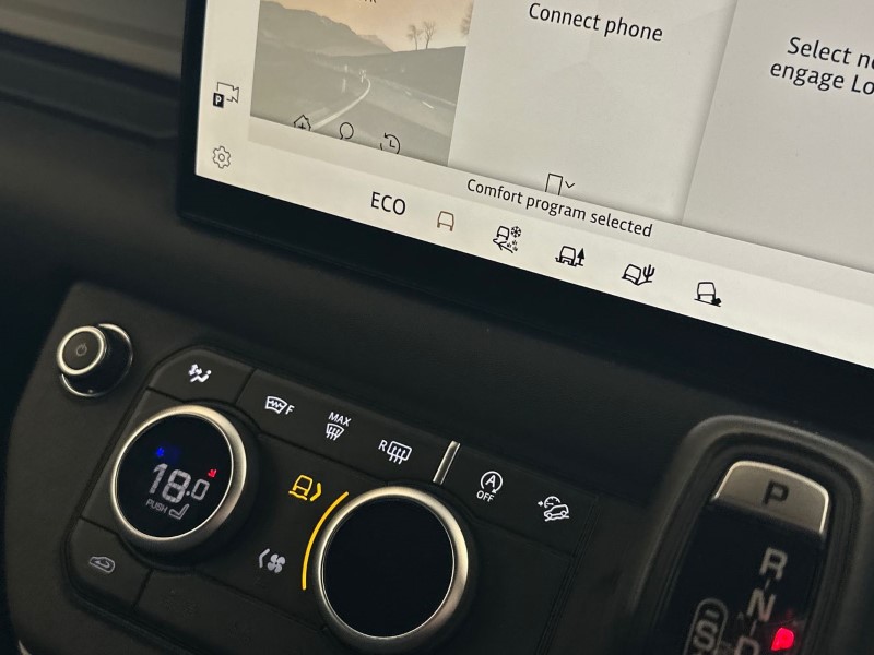 2024 (74) LAND ROVER COMMERCIAL DEFENDER 3.0 D250 Hard Top X-Dynamic HSE Auto [3 Seat] 5099929