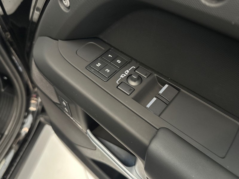 2024 (74) LAND ROVER COMMERCIAL DEFENDER 3.0 D250 Hard Top X-Dynamic HSE Auto [3 Seat] 5099919