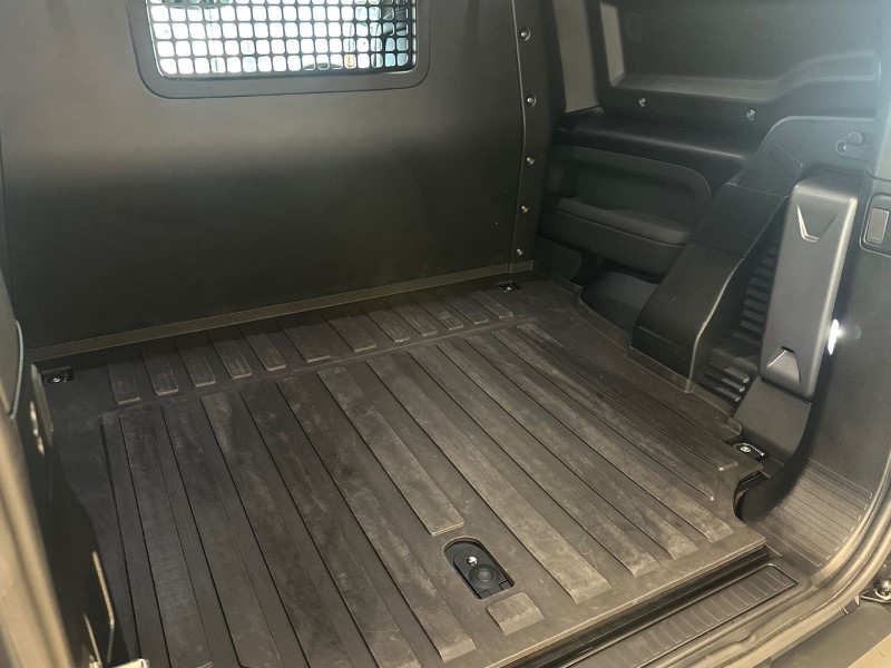 2024 (74) LAND ROVER COMMERCIAL DEFENDER 3.0 D250 Hard Top X-Dynamic HSE Auto [3 Seat] 5099935