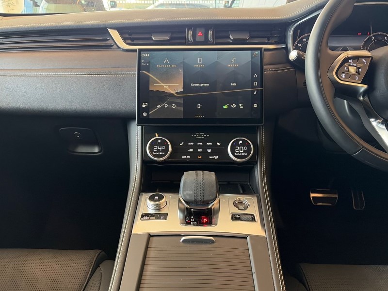 2024 (24) JAGUAR F-PACE 2.0 D200 R-Dynamic HSE Black 5dr Auto AWD 5232389