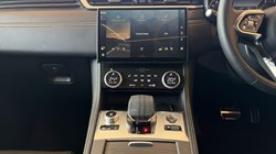 2024 (24) JAGUAR F-PACE 2.0 D200 R-Dynamic HSE Black 5dr Auto AWD 5232389