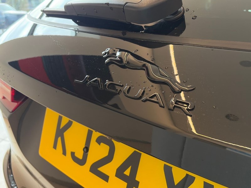 2024 (24) JAGUAR F-PACE 2.0 D200 R-Dynamic HSE Black 5dr Auto AWD 5232423
