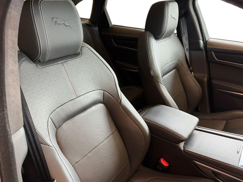 2024 (24) JAGUAR F-PACE 2.0 D200 R-Dynamic HSE Black 5dr Auto AWD 5232401