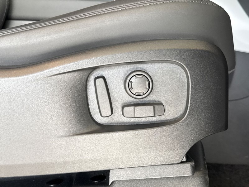 2025 (25) LAND ROVER DEFENDER 3.0 D250 X-Dynamic SE 90 3dr Auto 5127338