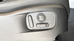 2025 (25) LAND ROVER DEFENDER 3.0 D250 X-Dynamic SE 90 3dr Auto 5127338