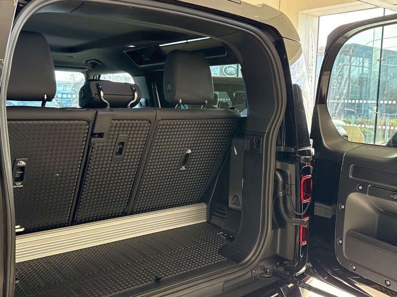 2025 (25) LAND ROVER DEFENDER 3.0 D250 X-Dynamic SE 90 3dr Auto 5127351
