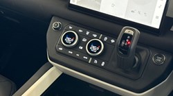 2025 (25) LAND ROVER DEFENDER 3.0 D250 X-Dynamic SE 90 3dr Auto 5127328