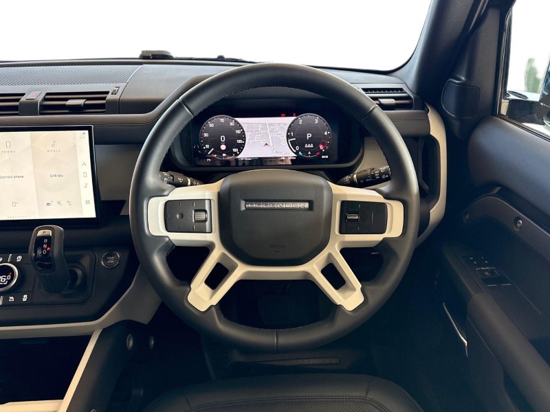 2025 (25) LAND ROVER DEFENDER 3.0 D250 X-Dynamic SE 90 3dr Auto 5127330