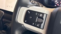 2025 (25) LAND ROVER DEFENDER 3.0 D250 X-Dynamic SE 90 3dr Auto 5127342