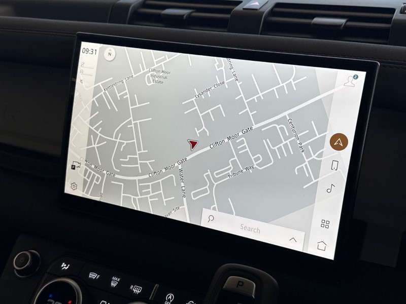 2025 (25) LAND ROVER DEFENDER 3.0 D250 X-Dynamic SE 90 3dr Auto 5127344