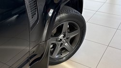 2025 (25) LAND ROVER DEFENDER 3.0 D250 X-Dynamic SE 90 3dr Auto 5127360
