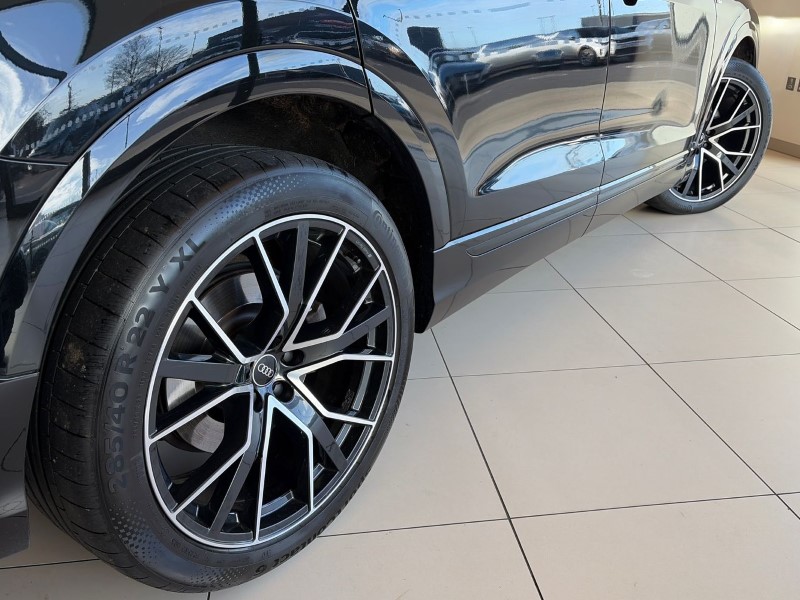 2022 (72) AUDI Q8 55 TFSI Quattro Black Edition 5dr Tiptronic 5131483
