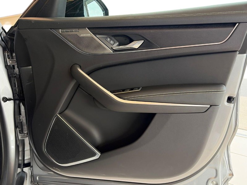 2024 (74) JAGUAR F-PACE 2.0 D200 R-Dynamic HSE Black 90th Anniv 5dr Auto 5160813