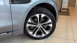 2024 (74) JAGUAR F-PACE 2.0 D200 R-Dynamic HSE Black 90th Anniv 5dr Auto 5160843