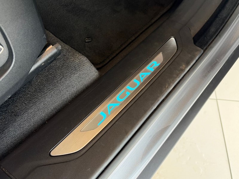 2024 (74) JAGUAR F-PACE 2.0 D200 R-Dynamic HSE Black 90th Anniv 5dr Auto 5160832