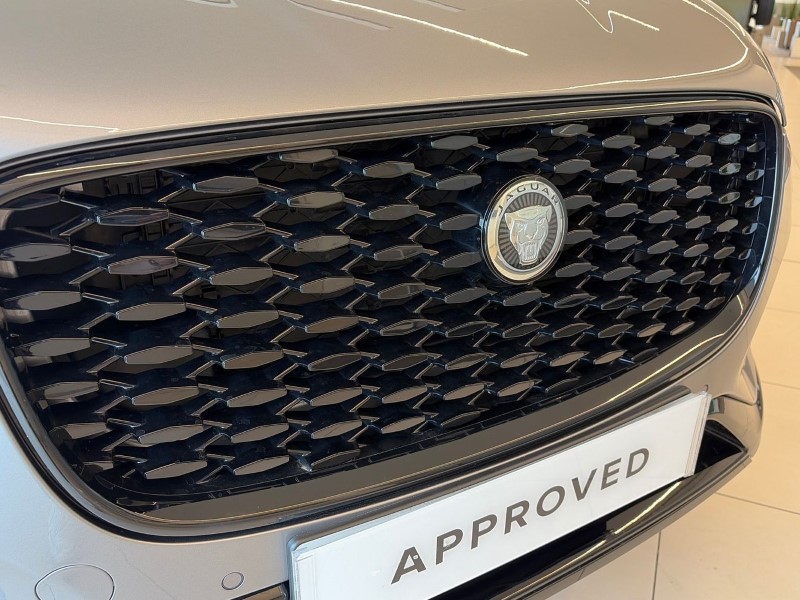 2024 (74) JAGUAR F-PACE 2.0 D200 R-Dynamic HSE Black 90th Anniv 5dr Auto 5160837