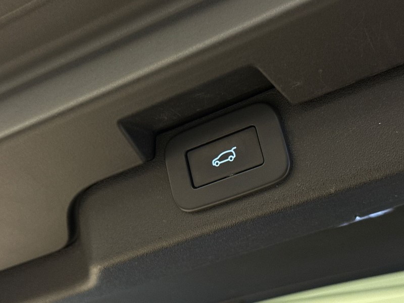 2023 (23) LAND ROVER DISCOVERY 3.0 D300 R-Dynamic HSE 5dr Auto 5114071