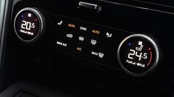 2023 (23) LAND ROVER DISCOVERY 3.0 D300 R-Dynamic HSE 5dr Auto 5114063