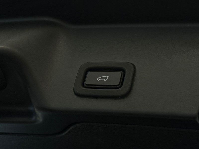 2019 (69) LAND ROVER RANGE ROVER EVOQUE 2.0 D180 First Edition 5dr Auto 5153247