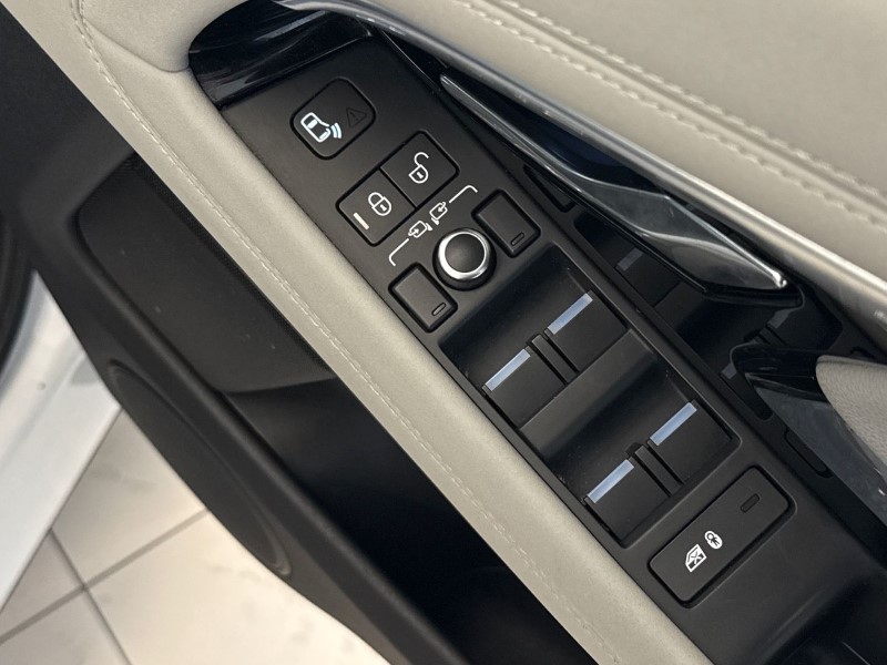 2019 (69) LAND ROVER RANGE ROVER EVOQUE 2.0 D180 First Edition 5dr Auto 5153232