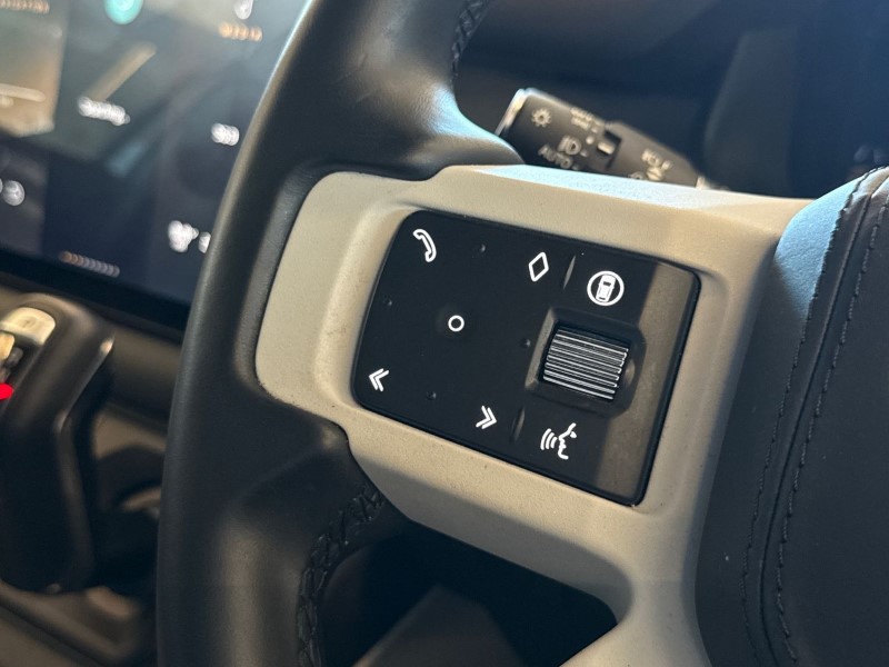 2025 (74) LAND ROVER DEFENDER 3.0 D350 X-Dynamic HSE 110 5dr Auto [7 Seat] 5202236