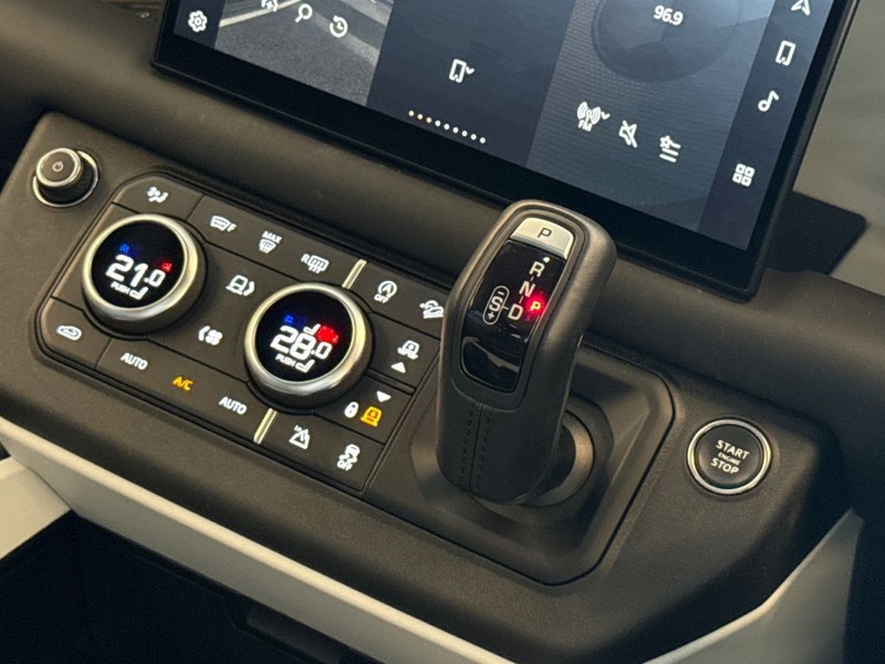 2025 (74) LAND ROVER DEFENDER 3.0 D350 X-Dynamic HSE 110 5dr Auto [7 Seat] 5190907