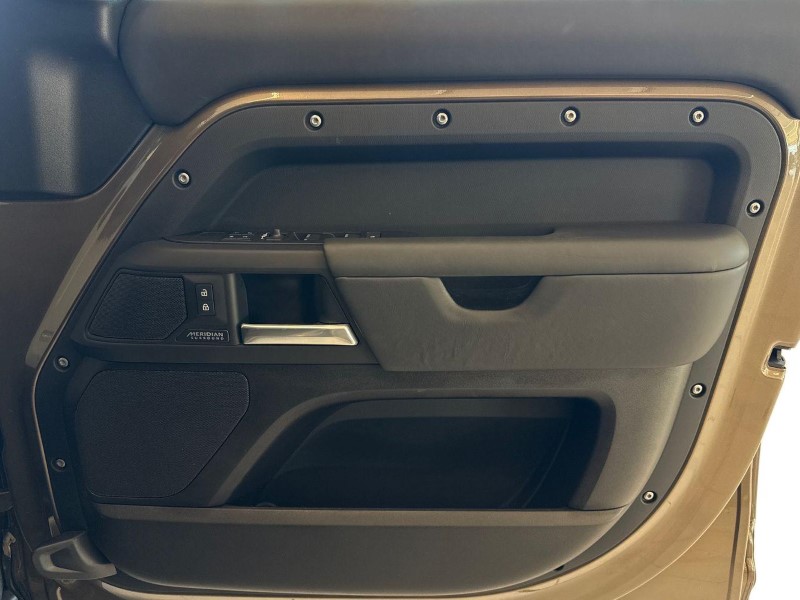 2025 (74) LAND ROVER DEFENDER 3.0 D350 X-Dynamic HSE 110 5dr Auto [7 Seat] 5190916