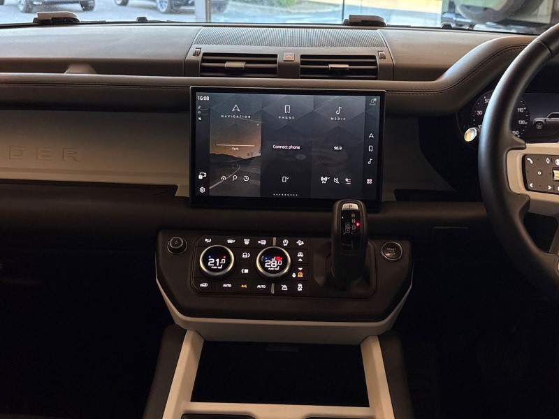 2025 (74) LAND ROVER DEFENDER 3.0 D350 X-Dynamic HSE 110 5dr Auto [7 Seat] 5190908