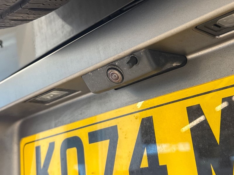 2025 (74) LAND ROVER DEFENDER 3.0 D350 X-Dynamic HSE 110 5dr Auto [7 Seat] 5190933