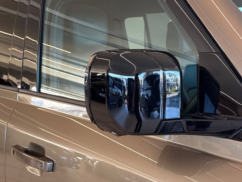 2025 (74) LAND ROVER DEFENDER 3.0 D350 X-Dynamic HSE 110 5dr Auto [7 Seat] 5190942