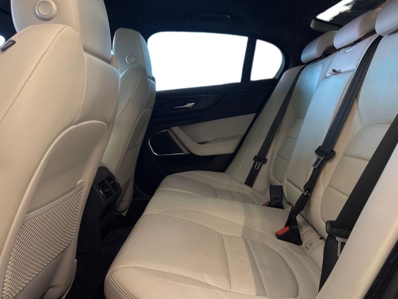 2022 (72) JAGUAR XE 2.0 D200 R-Dynamic Black 4dr Auto 5138684