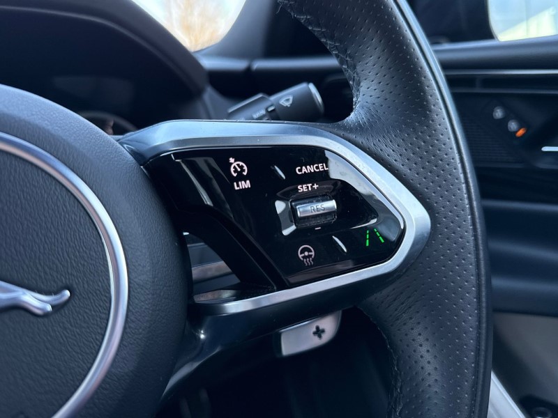 2022 (72) JAGUAR XE 2.0 D200 R-Dynamic Black 4dr Auto 5138709