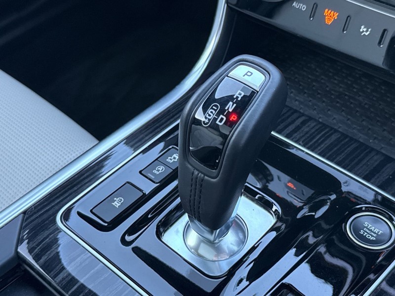 2022 (72) JAGUAR XE 2.0 D200 R-Dynamic Black 4dr Auto 5138693