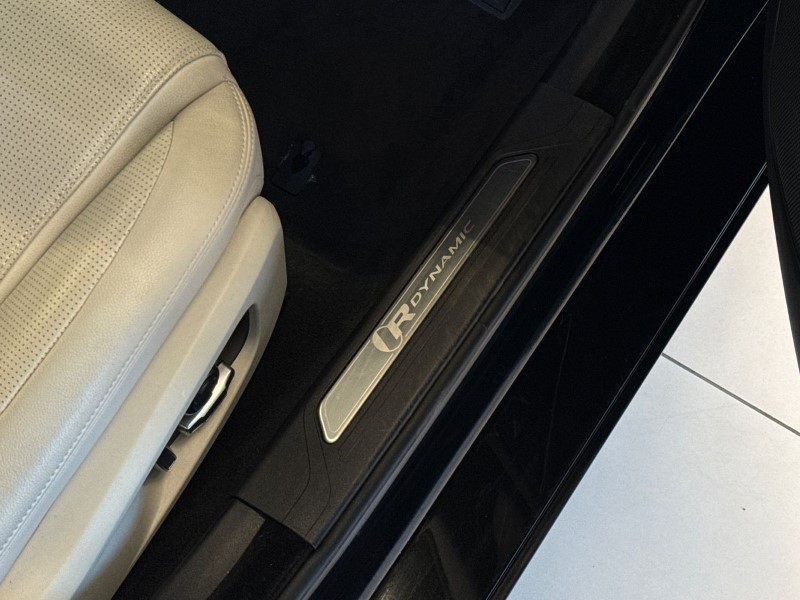 2022 (72) JAGUAR XE 2.0 D200 R-Dynamic Black 4dr Auto 5138717