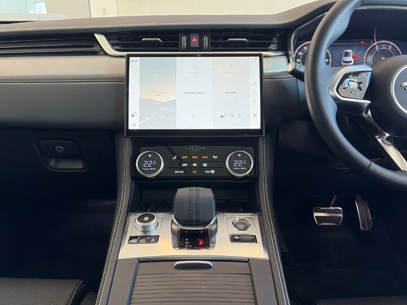 2024 (24) JAGUAR F-PACE 2.0 D200 R-Dynamic SE Black 5dr Auto AWD 5157263