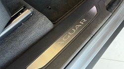 2024 (24) JAGUAR F-PACE 2.0 D200 R-Dynamic SE Black 5dr Auto AWD 5157290