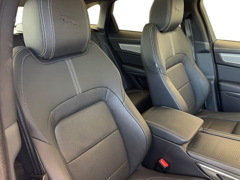 2024 (24) JAGUAR F-PACE 2.0 D200 R-Dynamic SE Black 5dr Auto AWD 5157275