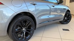 2024 (24) JAGUAR F-PACE 2.0 D200 R-Dynamic SE Black 5dr Auto AWD 5157300