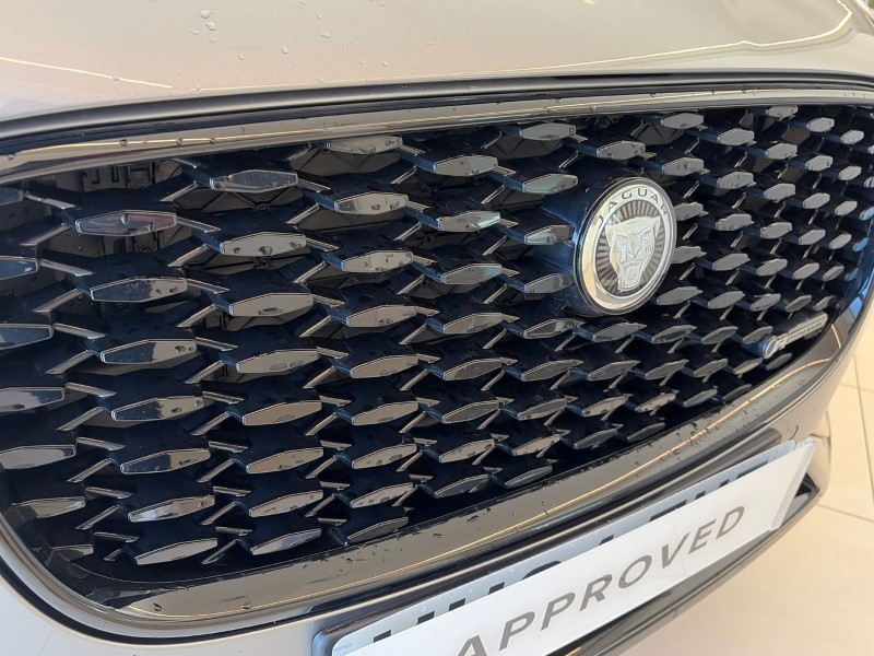 2024 (24) JAGUAR F-PACE 2.0 D200 R-Dynamic SE Black 5dr Auto AWD 5157295