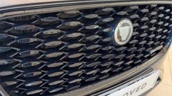 2024 (24) JAGUAR F-PACE 2.0 D200 R-Dynamic SE Black 5dr Auto AWD 5157295