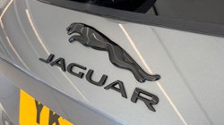 2024 (24) JAGUAR F-PACE 2.0 D200 R-Dynamic SE Black 5dr Auto AWD 5157297