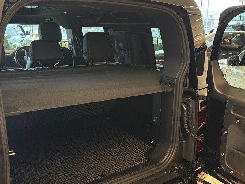 2024 (24) LAND ROVER DEFENDER 3.0 D250 X-Dynamic SE 110 5dr Auto 5152383